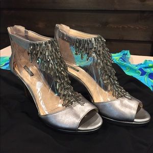 NWOT Silver Alex Marie Heels
